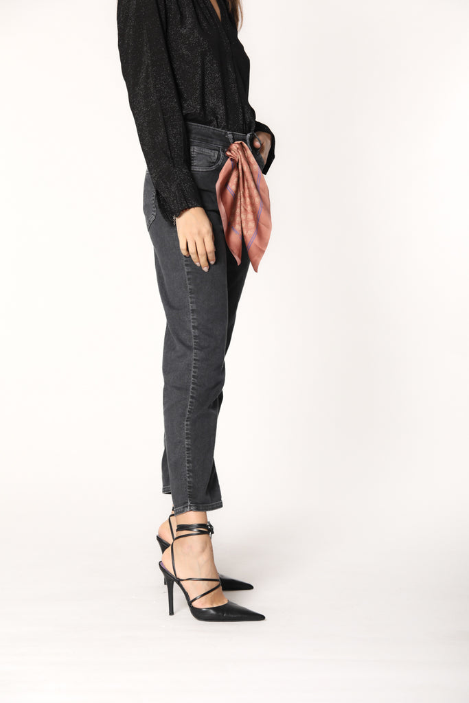 Immagine 4 di pantalone 5 tasche da donna in denim colore nero modello agnes di Mason's 
