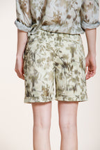 Jaqueline women's chino bermuda in gabardine leaf print slim fit