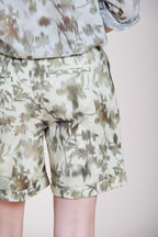 Jaqueline women's chino bermuda in gabardine leaf print slim fit