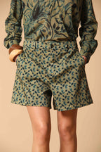 New York Cozy bermuda chino femme en satin de coton stretch avec imprimé feuilles relaxed fit