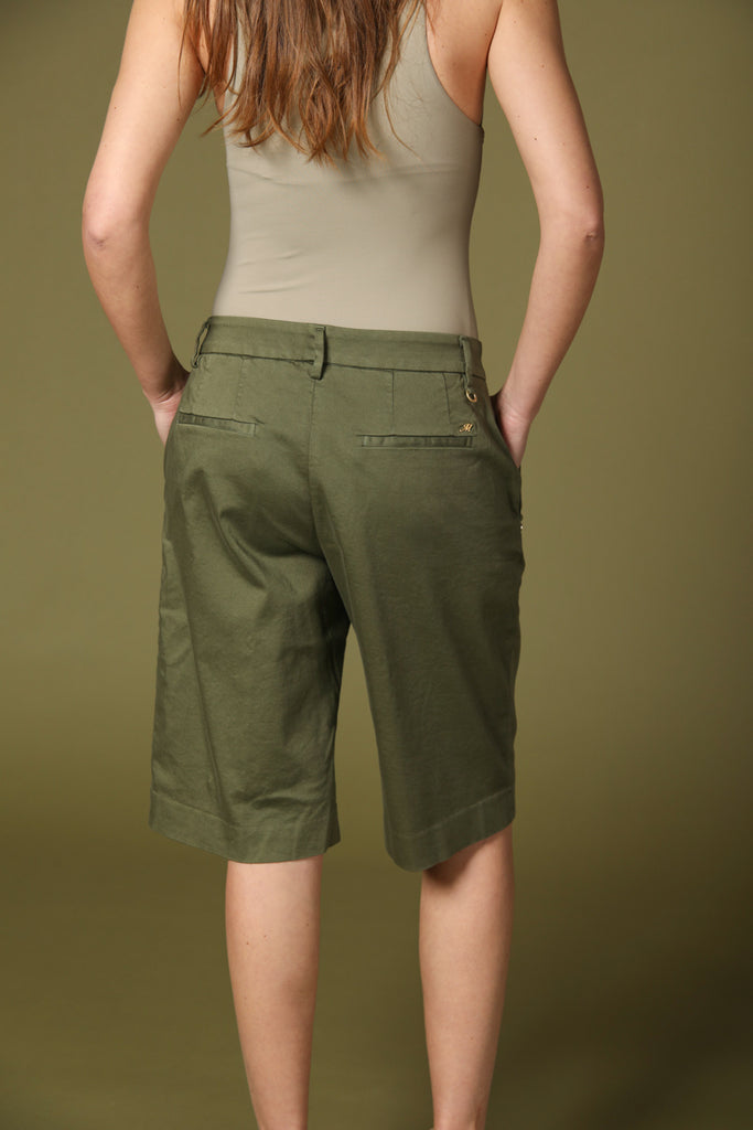 immagine 4 di bermuda chino donna modello new york colore verde regular fit di Mason's