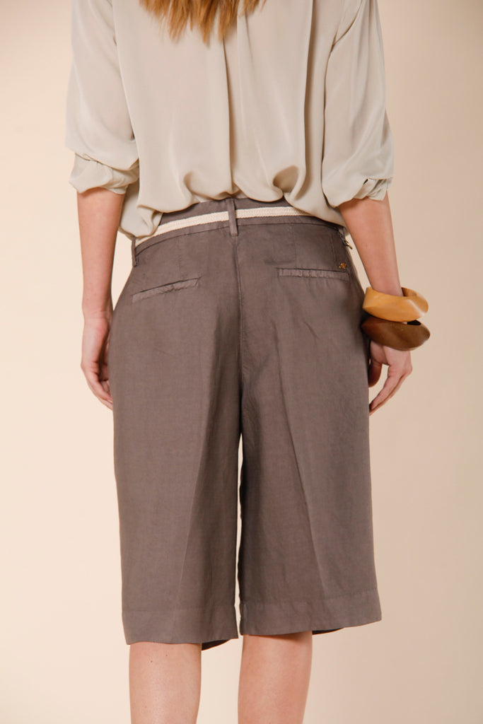 immagine 4 di pantaloni bermuda chino donna in tencel e lino regular modello new york straight colore marroncino di mason's 