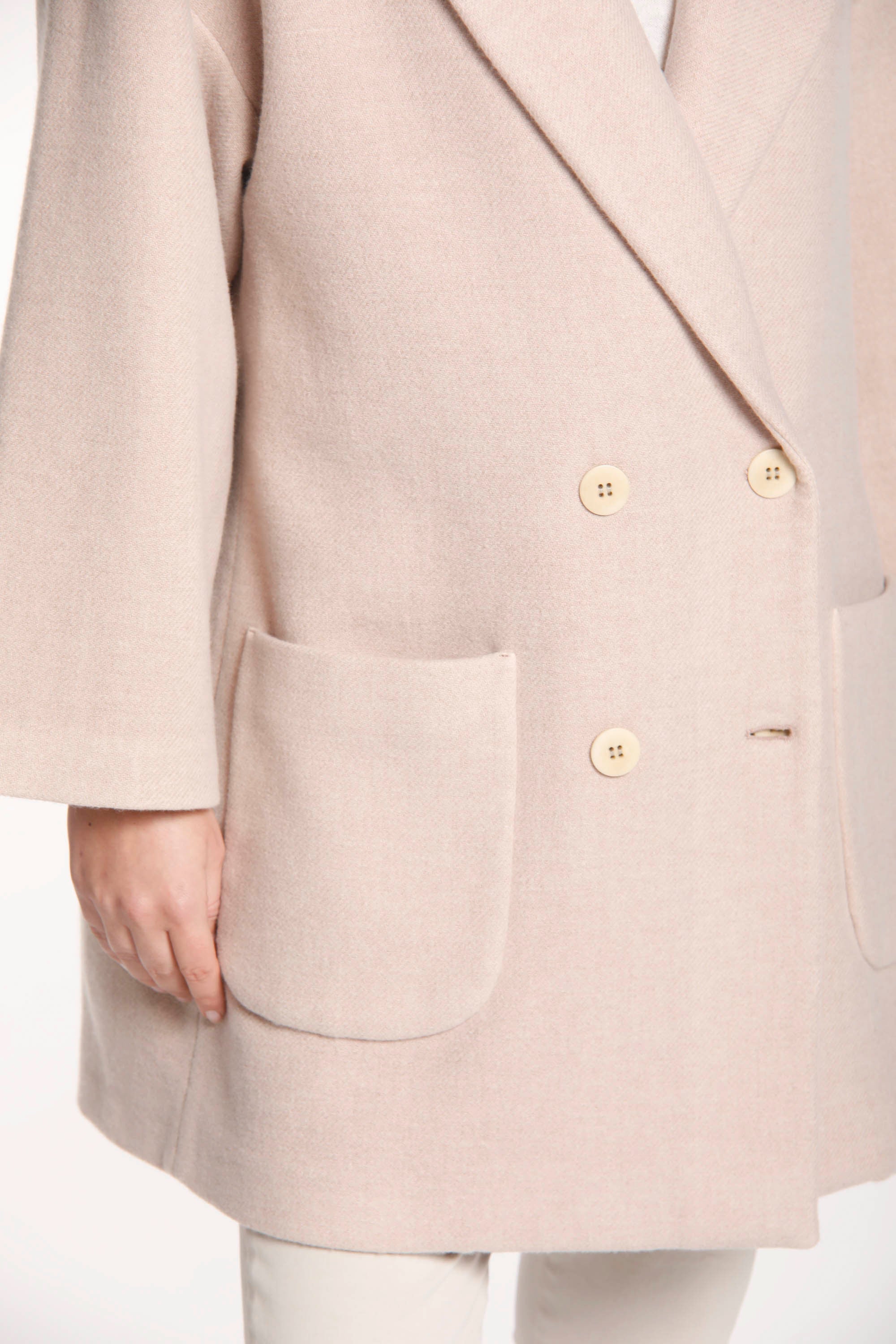 Image 3 d'un manteau femme en laine rose clair modèle Noemi par Mason's.