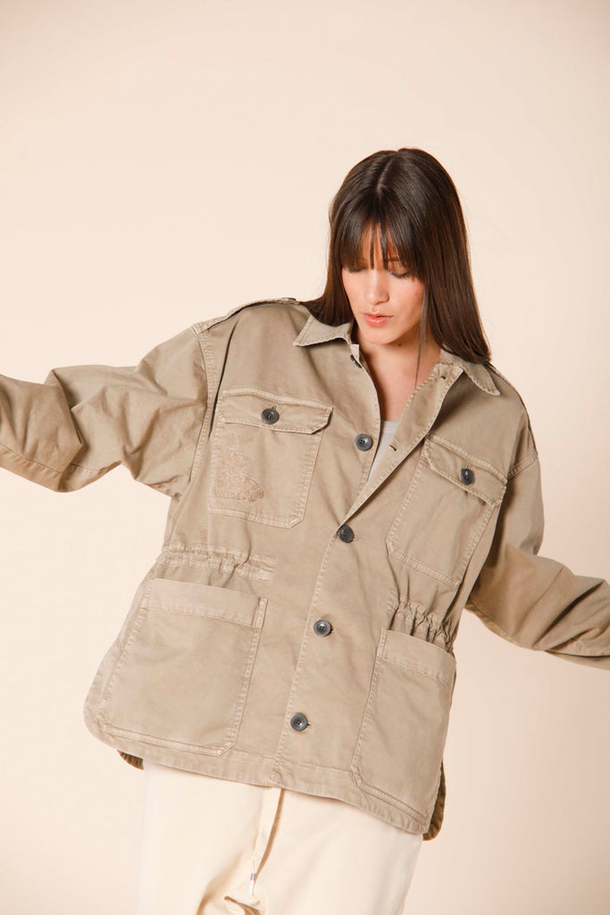 immagine 3 di field jacket donna in cotone con ricamo sulla tasca modello Florance colore kaki di mason's 