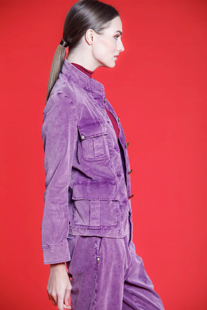 Immagine 4 di giacca da donna in velluto 1000 righe color viola modello Karen di Mason's
