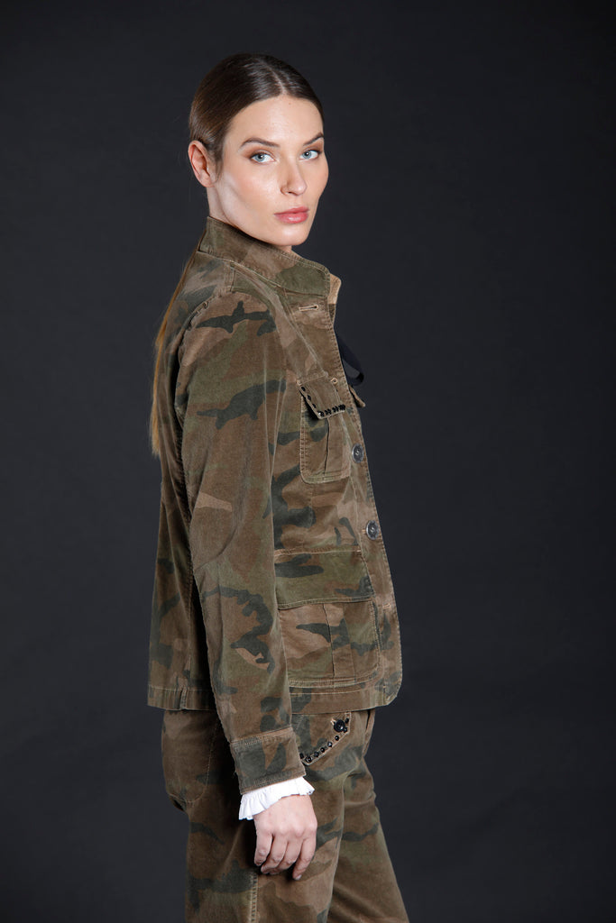 immagine 3 di giacca da donna in velluto pattern camouflage  modello Karen di Mason's 