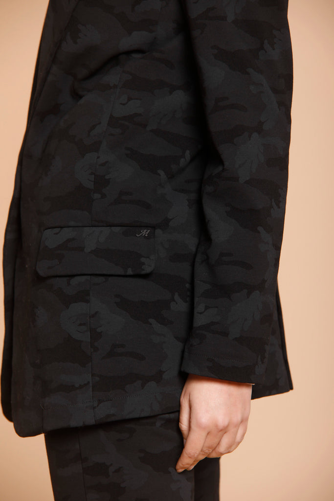 immagine 3 di blazer da donna in jersey colore nero  pattern camouflage modello Letizia  di Mason's
