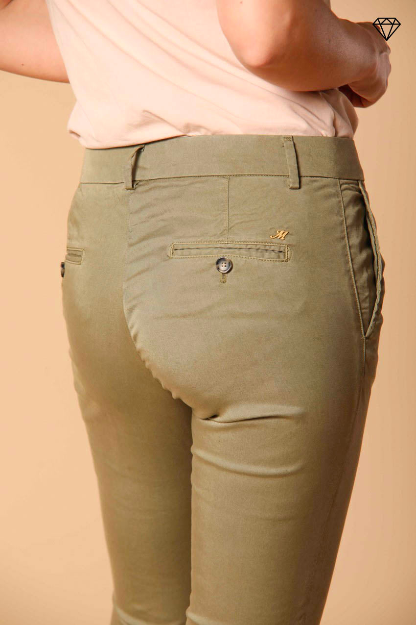 Immagine 3 di pantalone chino donna in twill modello Jaqueline Curvie curvy fit 
