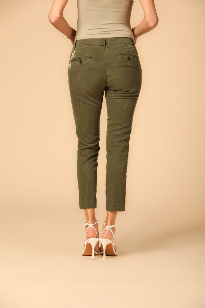 immagine 5 di pantalone chino capri donna modello Jaqueline Curvie colore verde fit curvy di Mason's