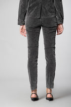 Jaqueline Archivio women’s chino trousers in 1000 wale corduroy slim fit