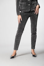 Jaqueline Archivio women’s chino trousers in 1000 wale corduroy slim fit