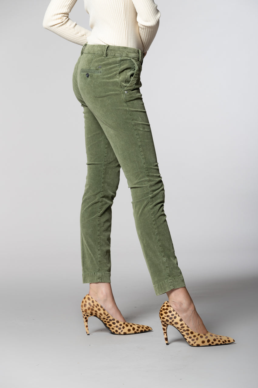 Jaqueline Archivio women’s chino trousers in 1000 wale corduroy slim fit