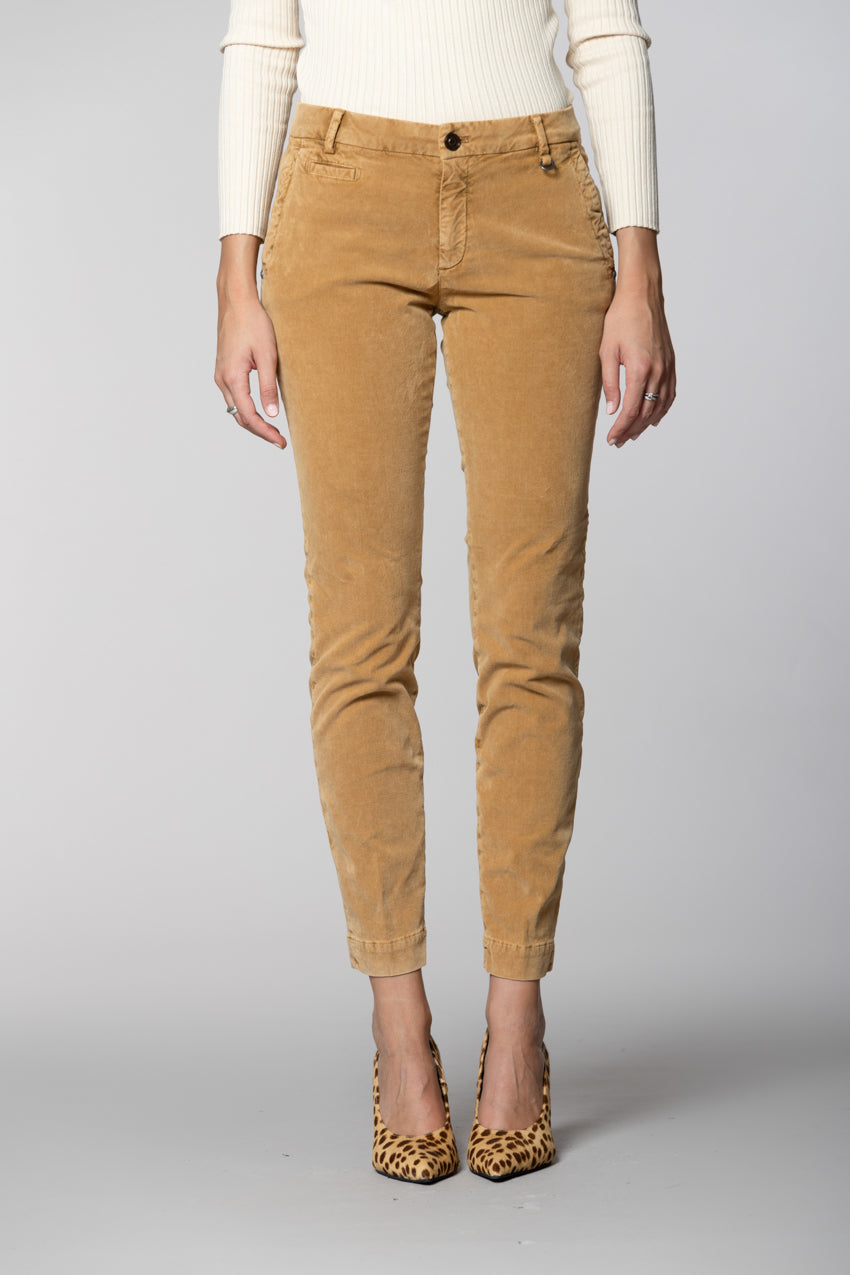 Jaqueline Archivio women’s chino trousers in 1000 wale corduroy slim fit