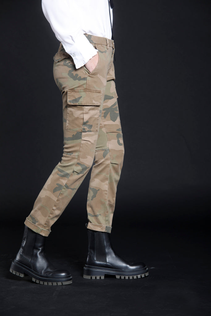 Chile City pantalone cargo donna in twill con pattern camouflage curvy