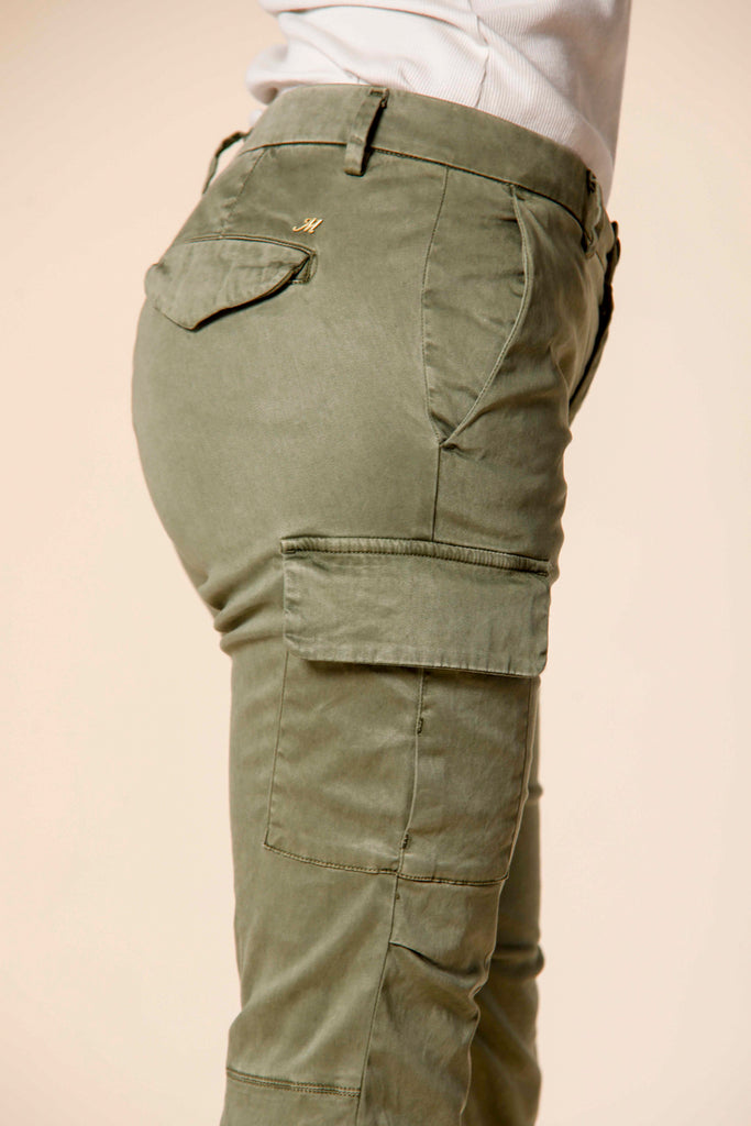 Immagine 2 di pantalone cargo donna in raso stretch color verde modello Chile City di Mason's