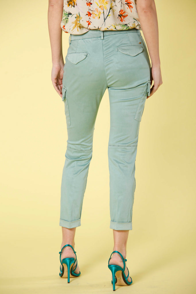 Immagine 4 di pantalone cargo donna in raso stretch color verde menta modello Chile City di Mason's