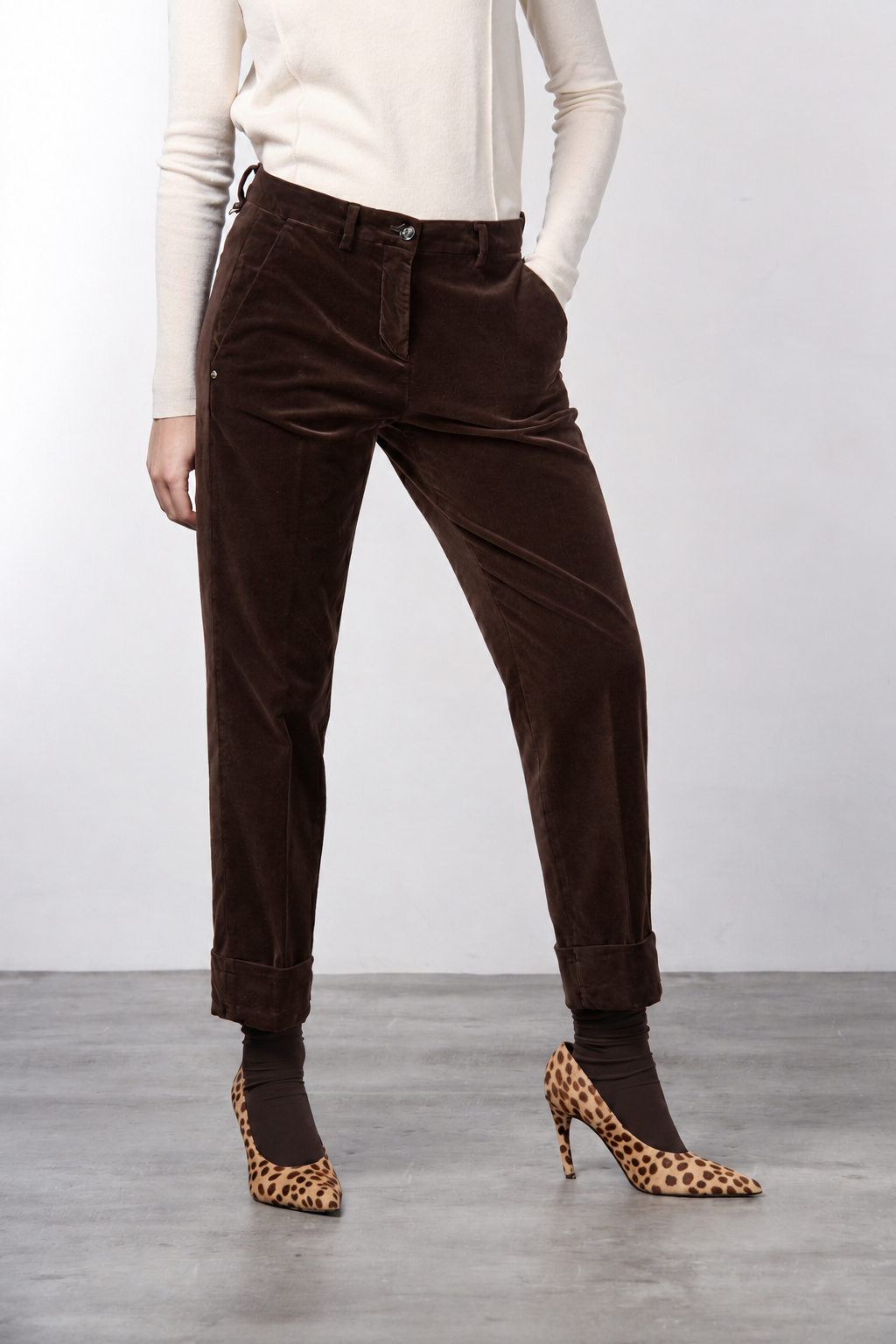 New York Carrot Chinohose für Damen aus glattem Samt mit carrot fit ①
