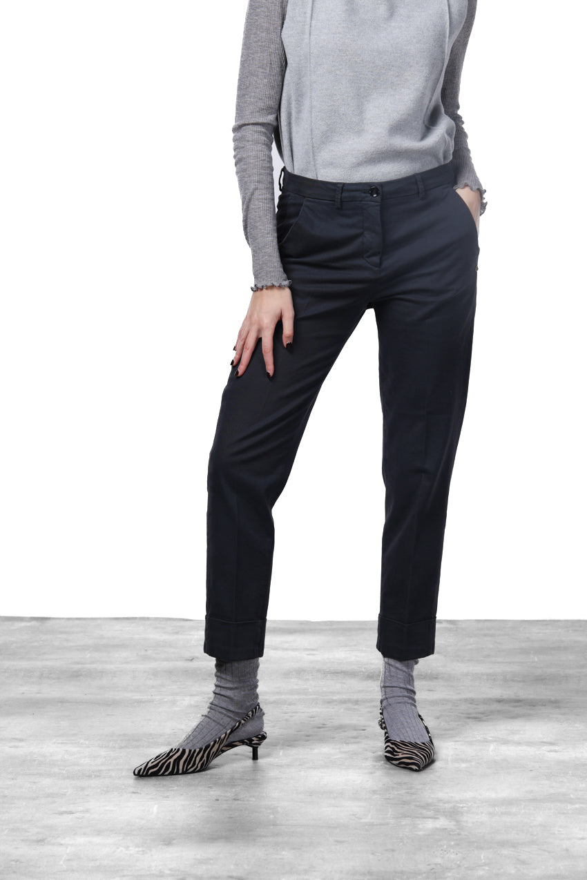 New York Carrot pantalón chino de mujer en raso carrot fit ①