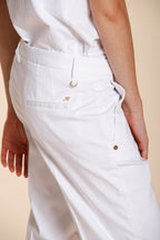 New York Carrot pantalon chino femme en satin stretch carrot fit ①