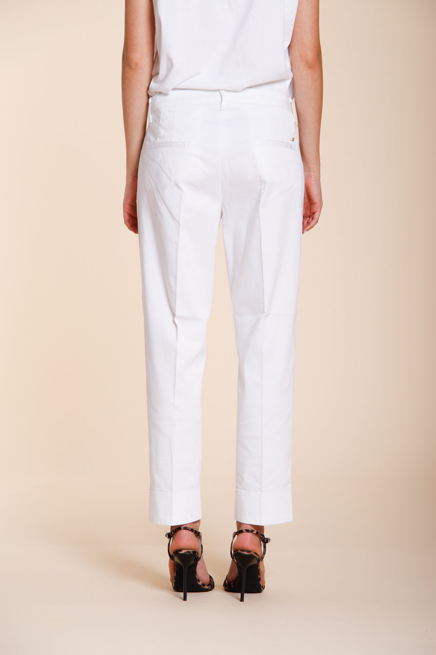 New York Carrot pantalon chino femme en satin stretch carrot fit ①