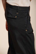 New York Carrot Hose Chino Damen aus Stretch-Satin carrot fit ①