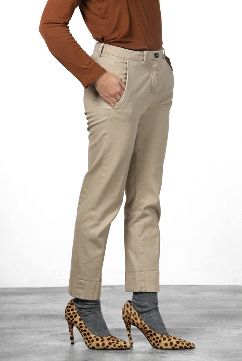 New York Carrot pantalone chino donna in gabardina cotone e lana carrot fit ①