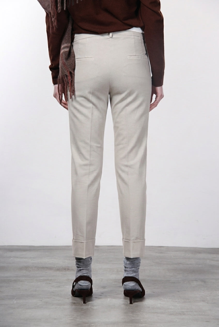 New York Carrot pantalone chino donna in gabardina cotone e lana carrot fit ①