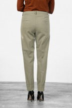 New York Carrot women’s chino pants in cotton and wool gabardine with carrot fit ①