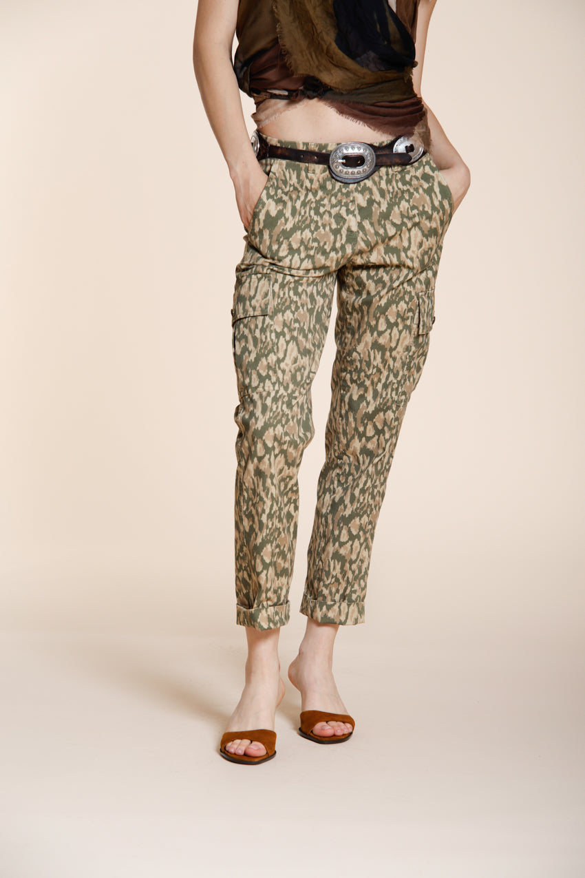 Marlene Hose Cargo Damen aus Gabardine Camouflage-Print carrot fit