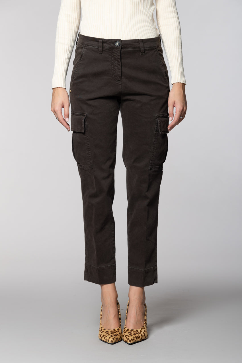 Marlene Cargo pantalone cargo donna in gabardina carrot fit