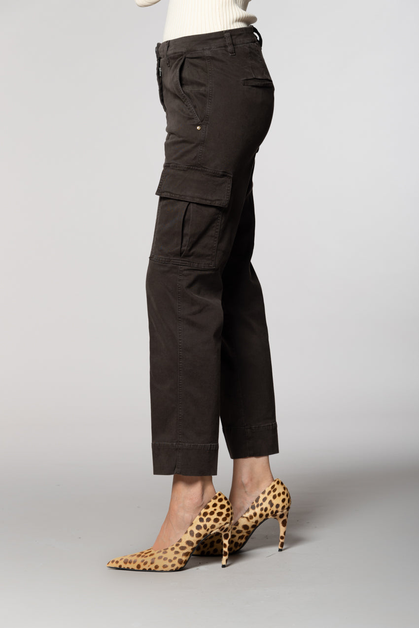 Marlene Cargo pantalone cargo donna in gabardina carrot fit