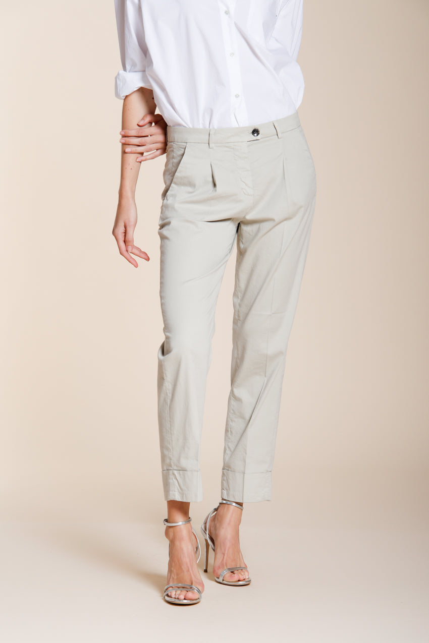 New York Carrot Sartoriale 1 Pince pantalone chino donna in raso di cotone e seta carrot fit ①