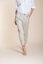 New York Carrot Sartoriale 1 Pince pantalone chino donna in raso di cotone e seta carrot fit ①