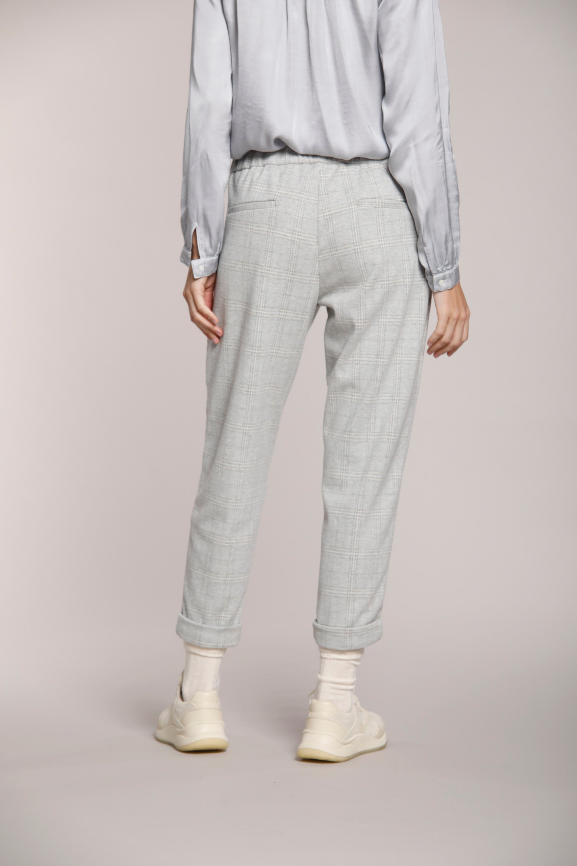 Immagine 5 di pantalone chino donna in jersey, con pattern galles, colore grgio chiaro, modello Easy Jogger di Mason's