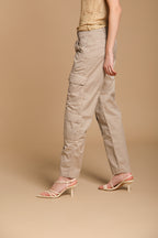 Evita Cargo pantalone cargo donna in gabardina elasticizzata relaxed fit