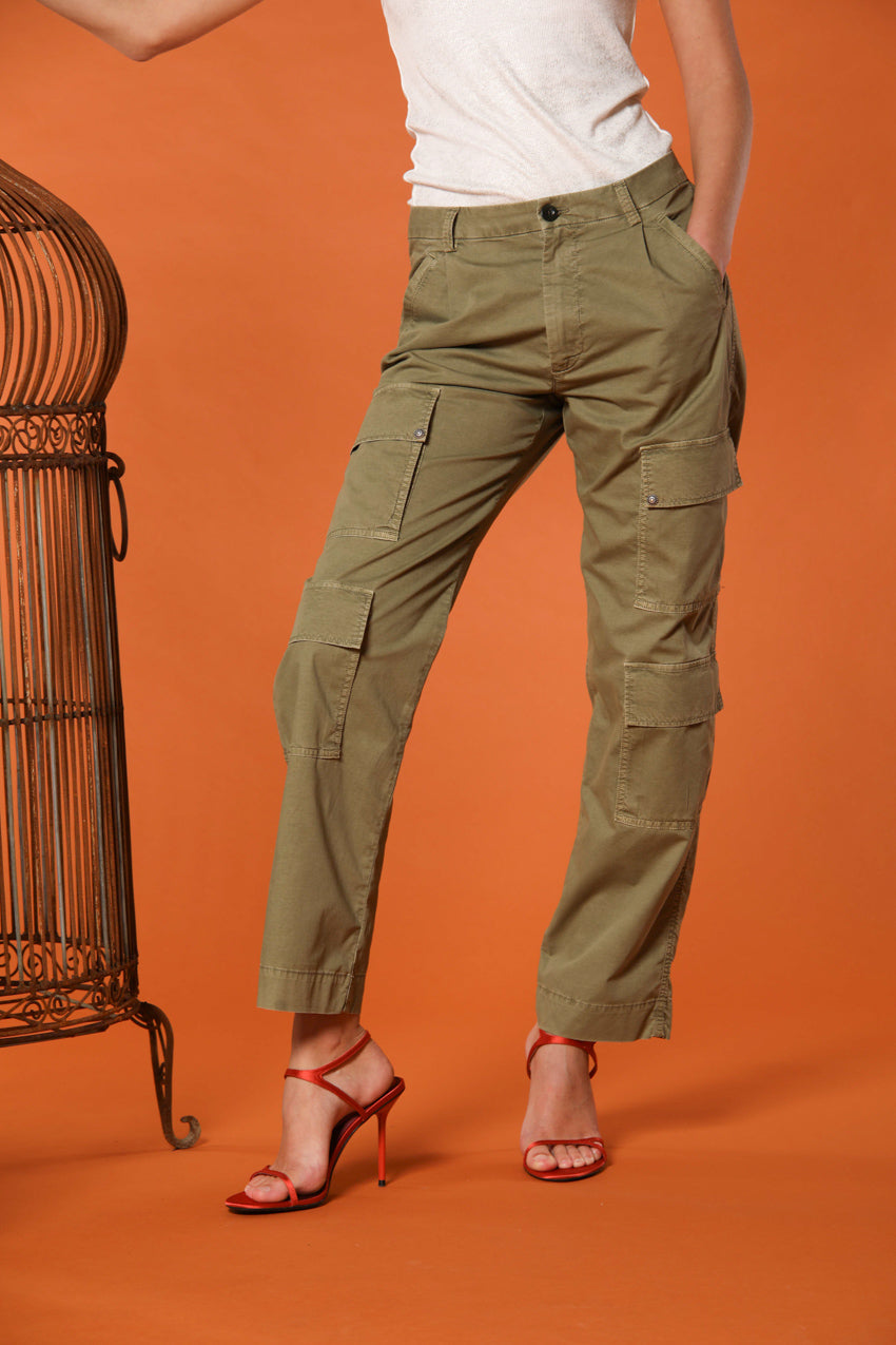 Evita Cargo pantalone cargo donna in gabardina elasticizzata relaxed fit