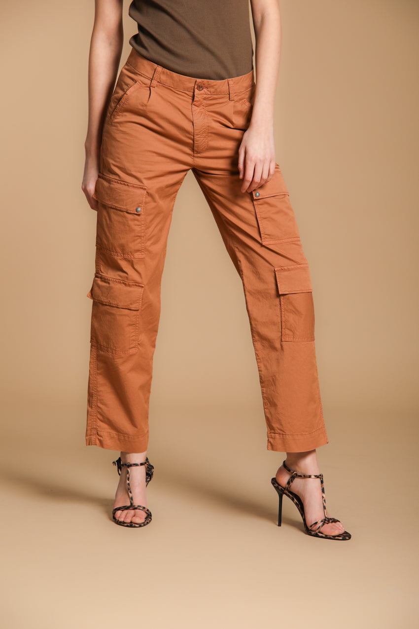 Evita Cargo pantalone cargo donna in gabardina elasticizzata relaxed fit