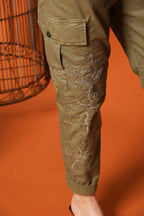 Judy Archivio pantalone cargo donna in twill di cotone stretch con ricamo relaxed fit