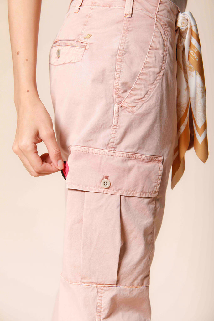 Immagine 2 di pantalone cargo donna in twill di cotone color rosa incon washes modello Judy Archivio W di Mason's