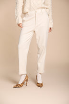 Foto 1 New York Cozy pantalone chino donna in jersey carrot fit