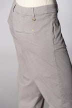 New York Cozy women’s chino pants in gabardine carrot fit