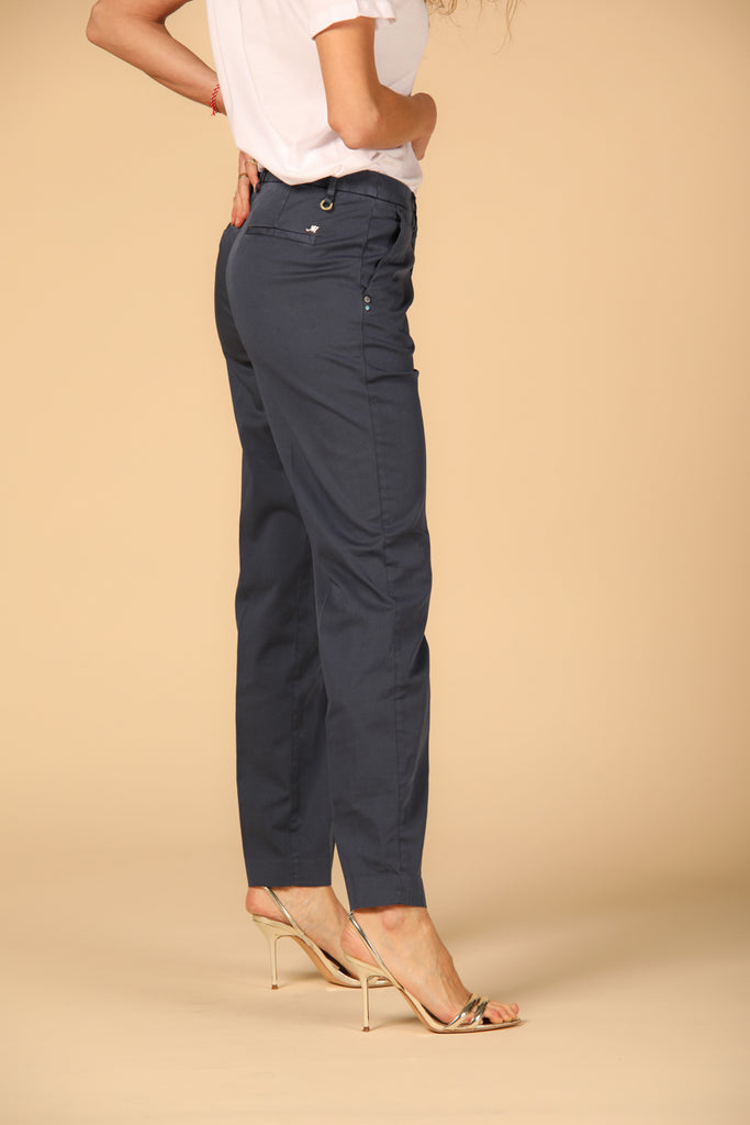 immagine 2 di pantalone chino donna modello New York blu navy fit regular di Mason's