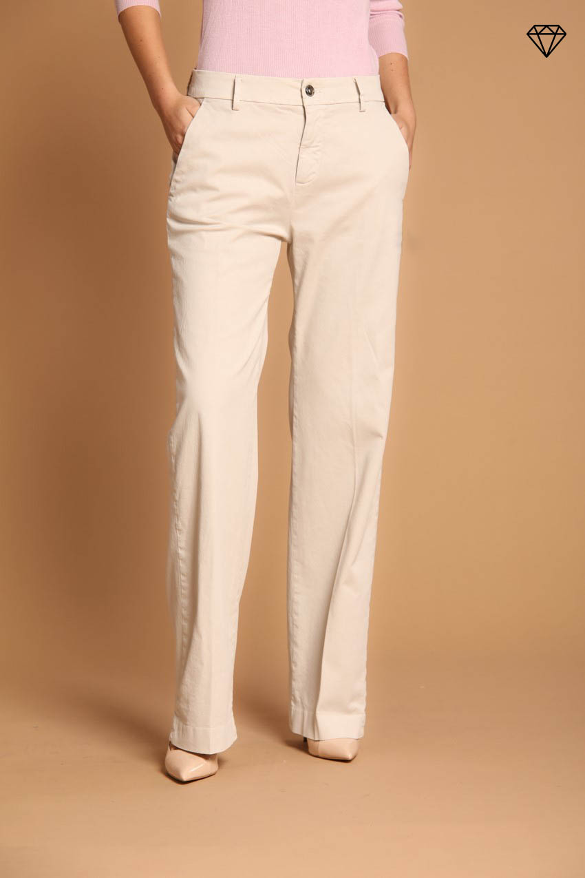 Immagine 1 pantalone chino donna in gabardina modello New York Straight straight fit