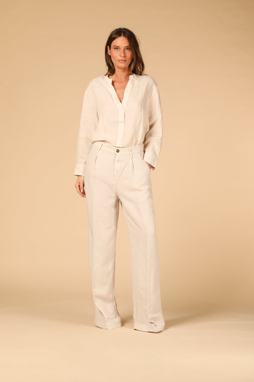 Image 3 of women's chino pants, Ny Wide Pinces model, in stucco with a straight fit by Mason's