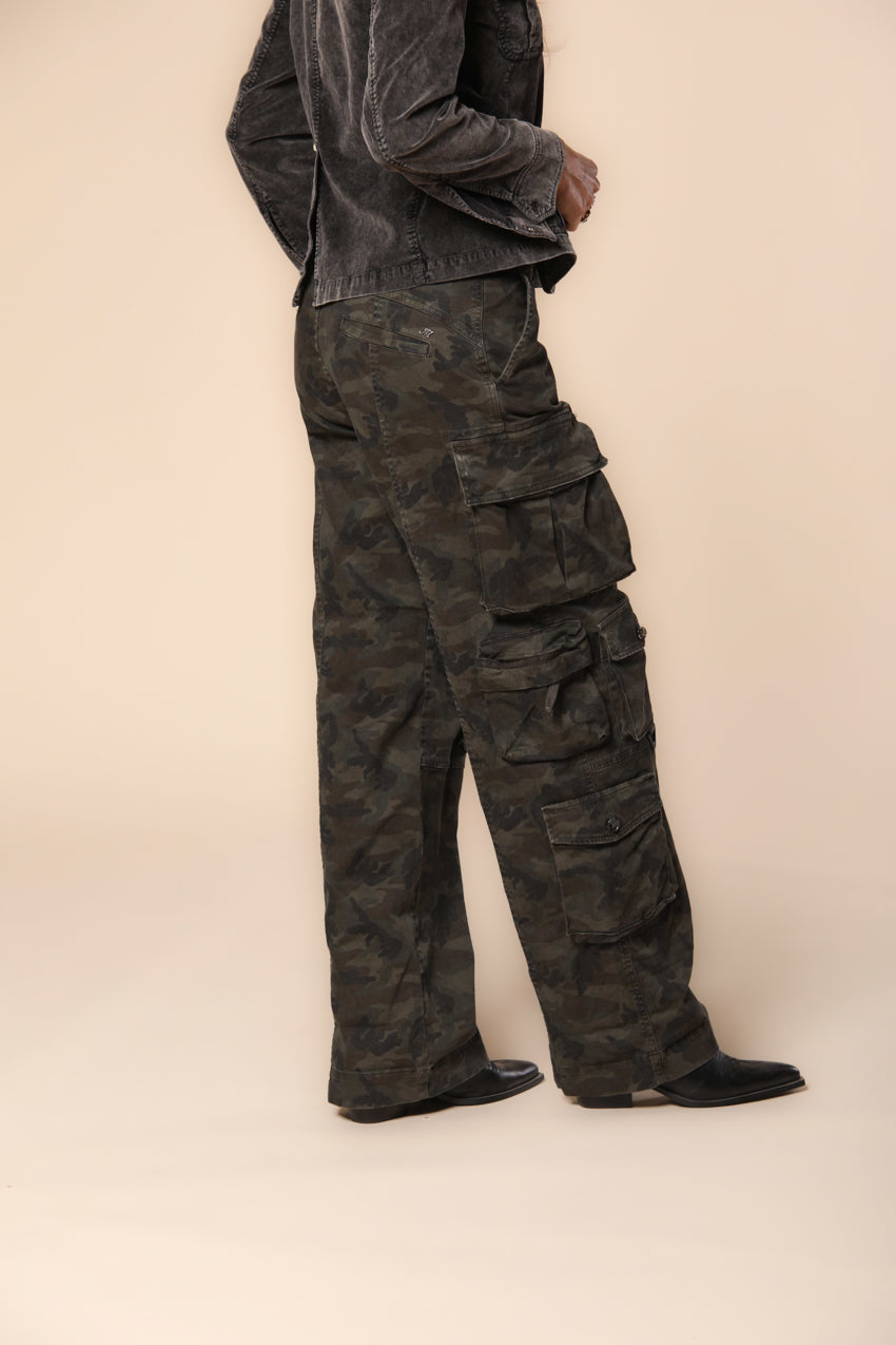 New Hunter pantalone cargo donna in raso con stampa mimetica straight fit ①