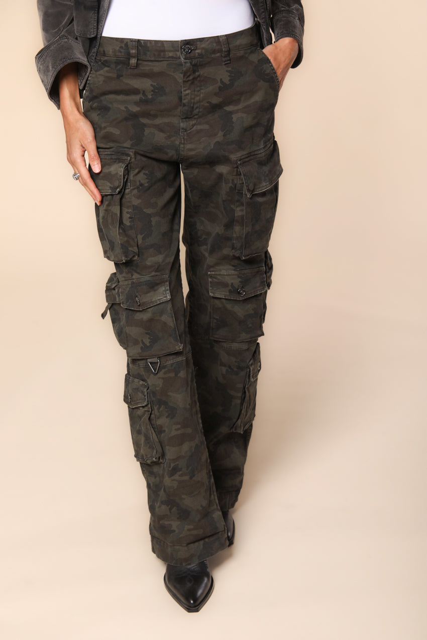 New Hunter pantalon cargo femme en satin avec imprimé camouflage coupe straight ①