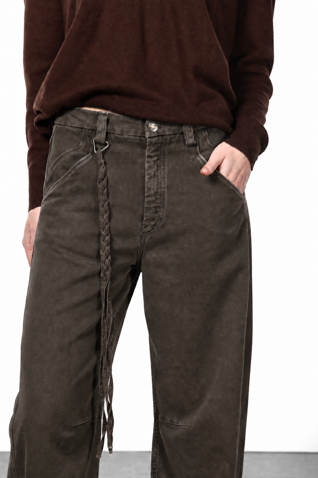 Veronique women’s chino pants in twill with balloon fit ①
