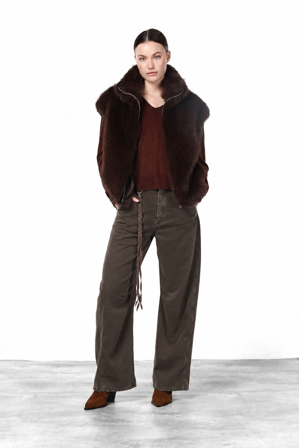 Veronique women’s chino pants in twill with balloon fit ①
