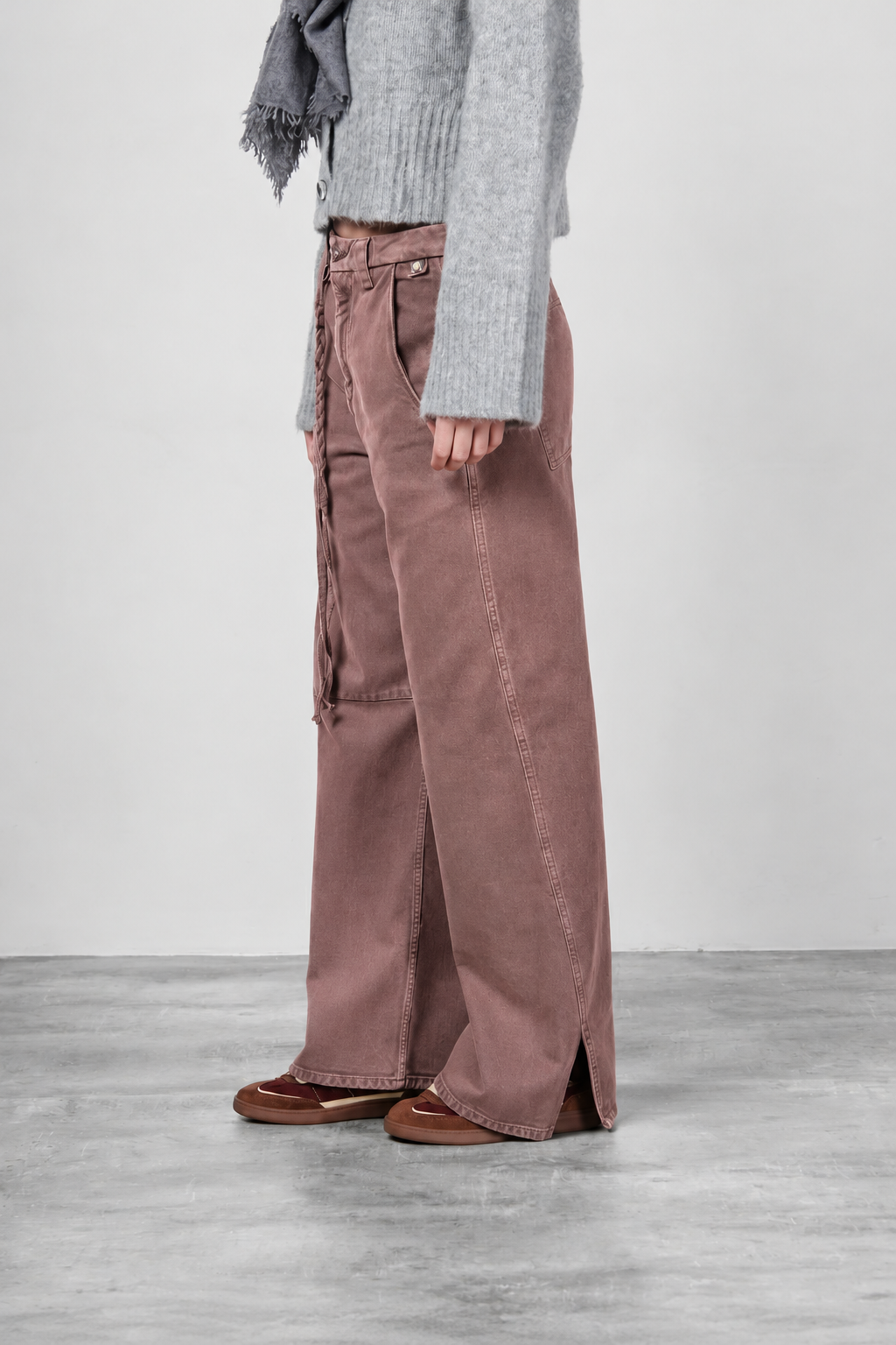 Violette women’s chino pants in twill with balloon fit ①
