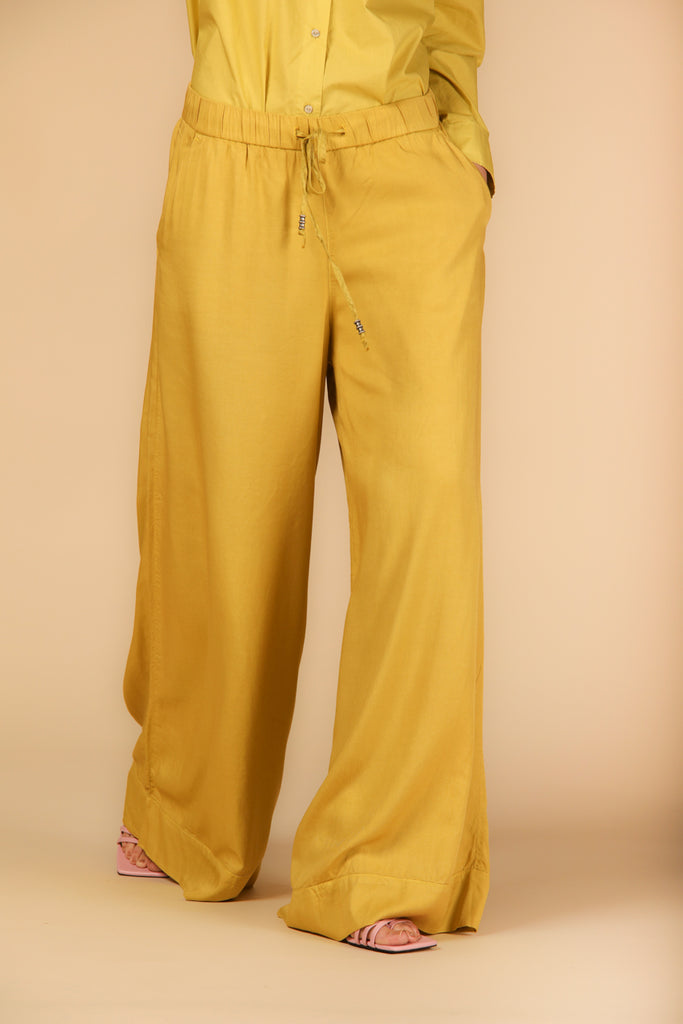 immagine 4 di pantalone chino donna modello Portofino in giallo relaxed fit di Mason's
